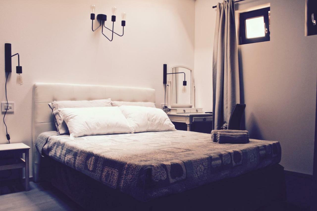 Rossosalvia Bed & Breakfast Peschiera del Garda Exterior photo